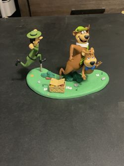 Yogi Bear & Boo Boo Jellystone Park Figurine