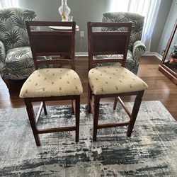 2 Barstool Chairs. Real Wood 🪵 