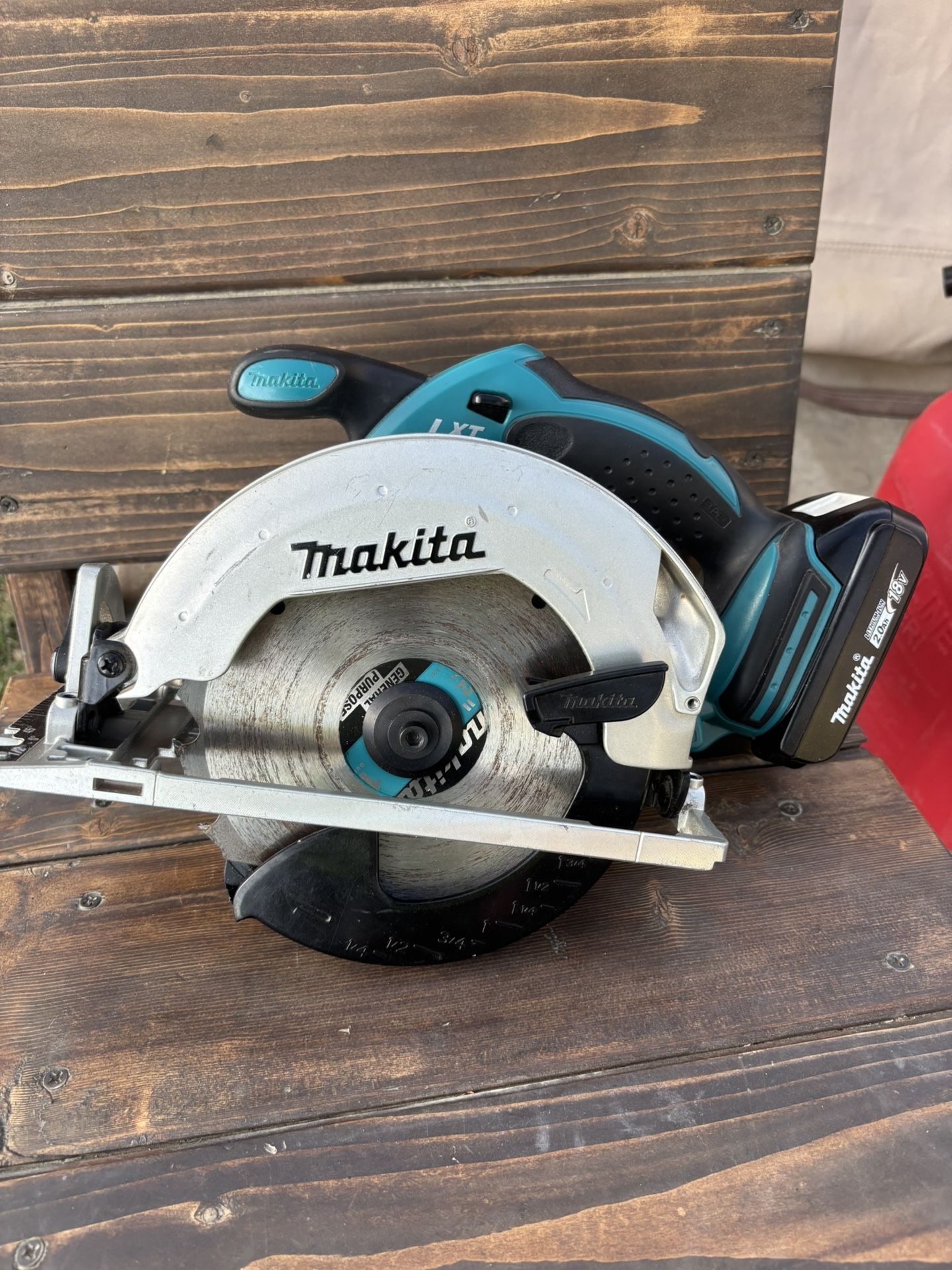 Serrucho Makita 6-1/2