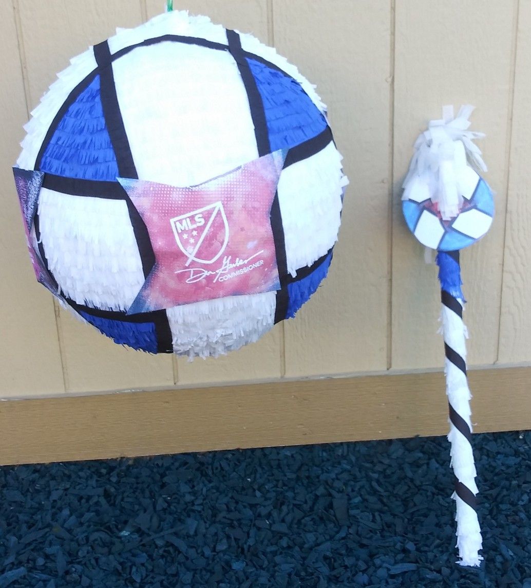 Piñata balloon Soccer