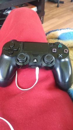 PS4 controller