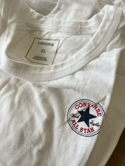 Converse All-Star, long sleeve crewneck T-shirt. Size XL Has detailed thumb glove.