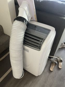 Black & Decker 12,000 BTU Portable Air Conditioning Unit