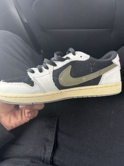 Travis Scott’s Reverse 