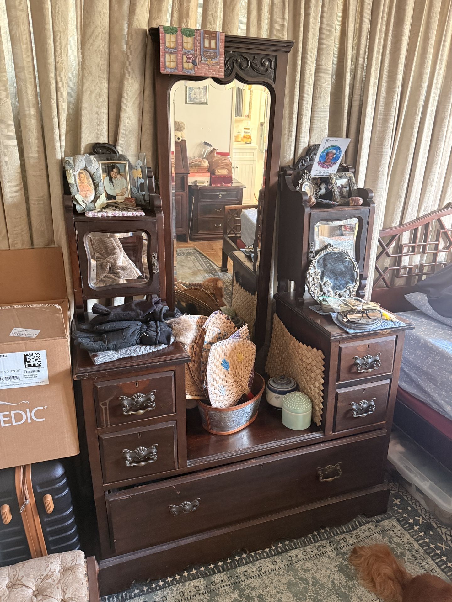 Vintage Dressing Table w/ Rotating Mirror & Drawers