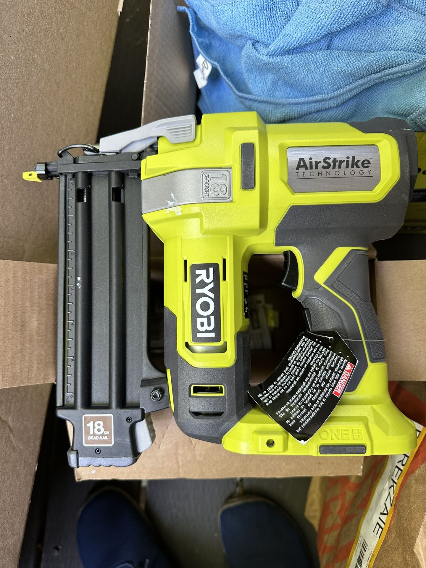 Ryobi Airstrike Brad Nailer + Nails