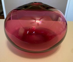 VINTAGE GLASS BUD VASE