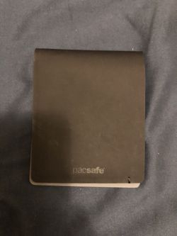 Pacsafe TEC Slim wallet