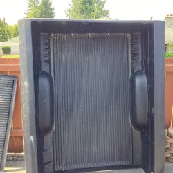 Shrek bedliner, excellent condition