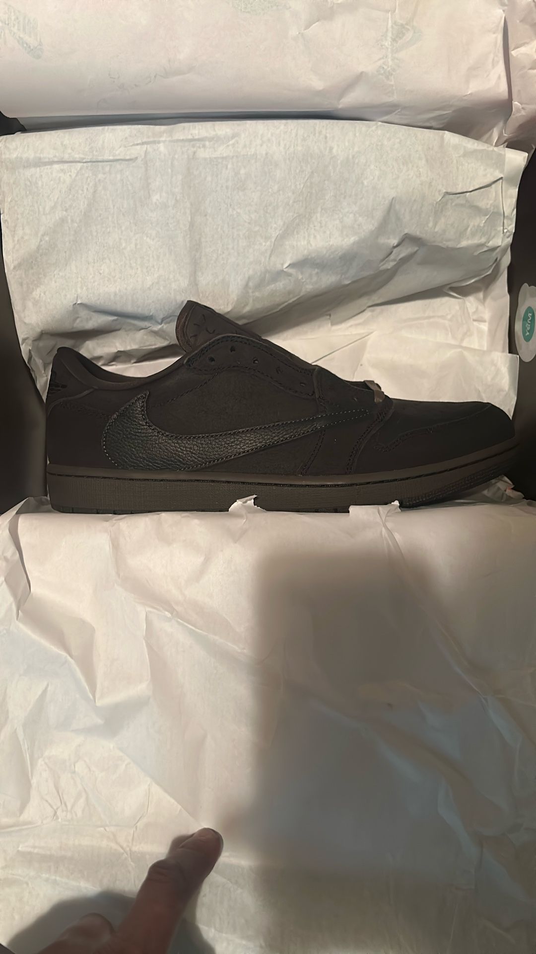 Brand New Travis Low Velvet Brown 🔥🔥🔥