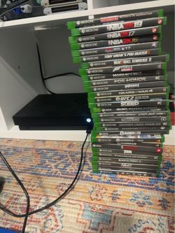 Xbox One X 1TB Console bundle with 4 Controllers & Games