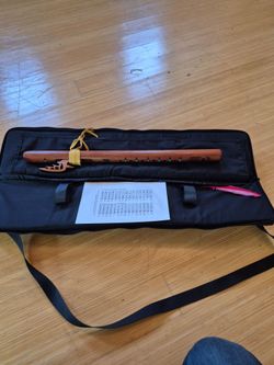 High Spirits Red Tail Hawk Wooden Flute – G Minor – Aromatic Cedar – Red Tail Hawk Fetish – Case