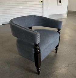 Blue Barrel upholstered Armchair((free Delivery 🚒🚒🚒