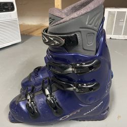 Salomon Ski boots (Size 29.5)