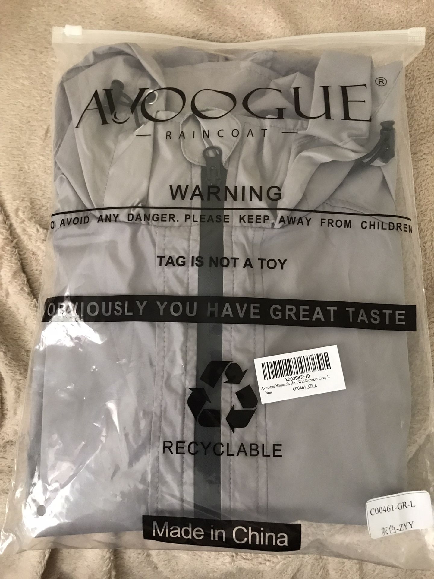 Avoogue Women's Rain Coat. .