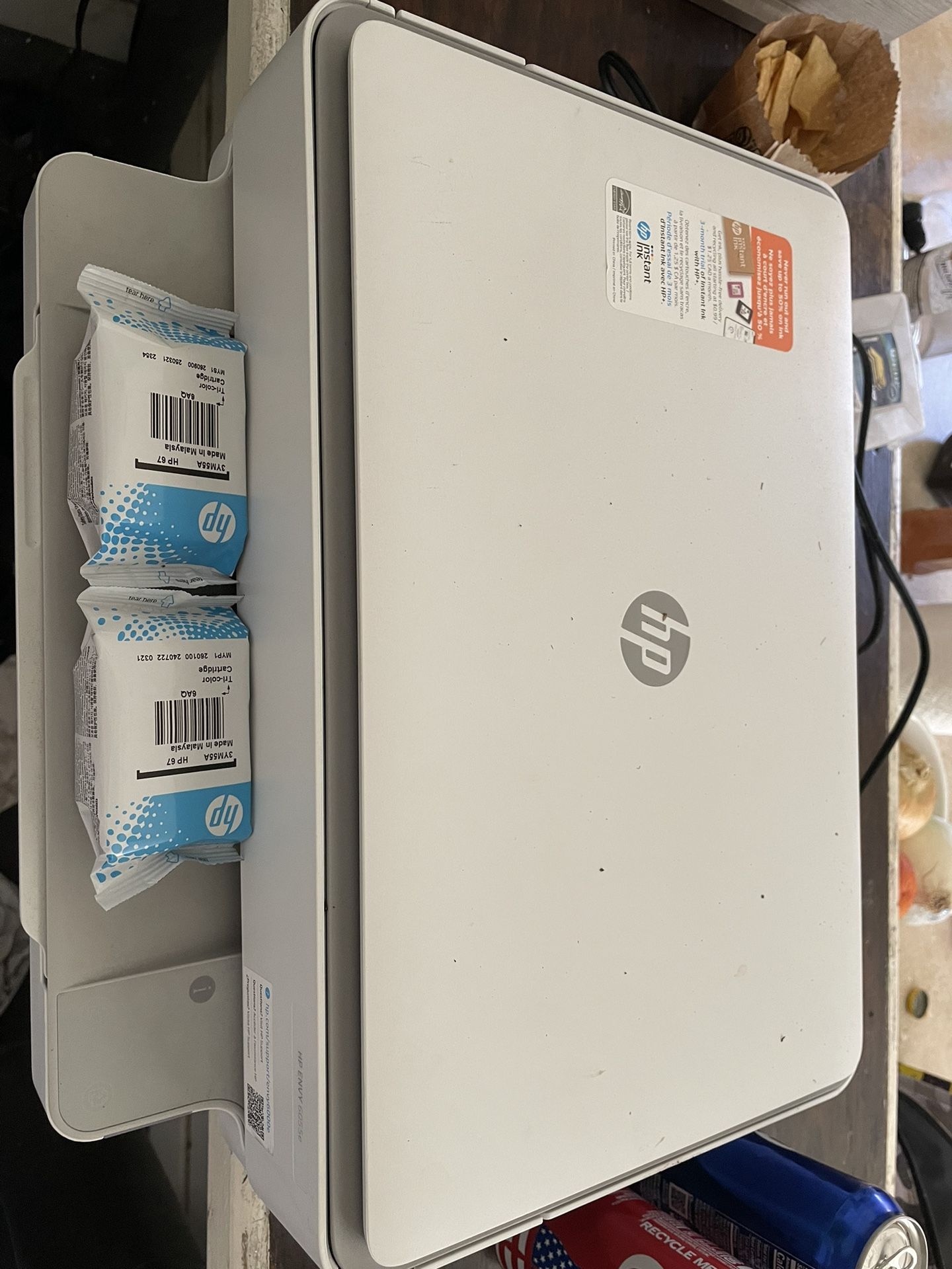 HP printer w/ 2 Ink Cartridges 