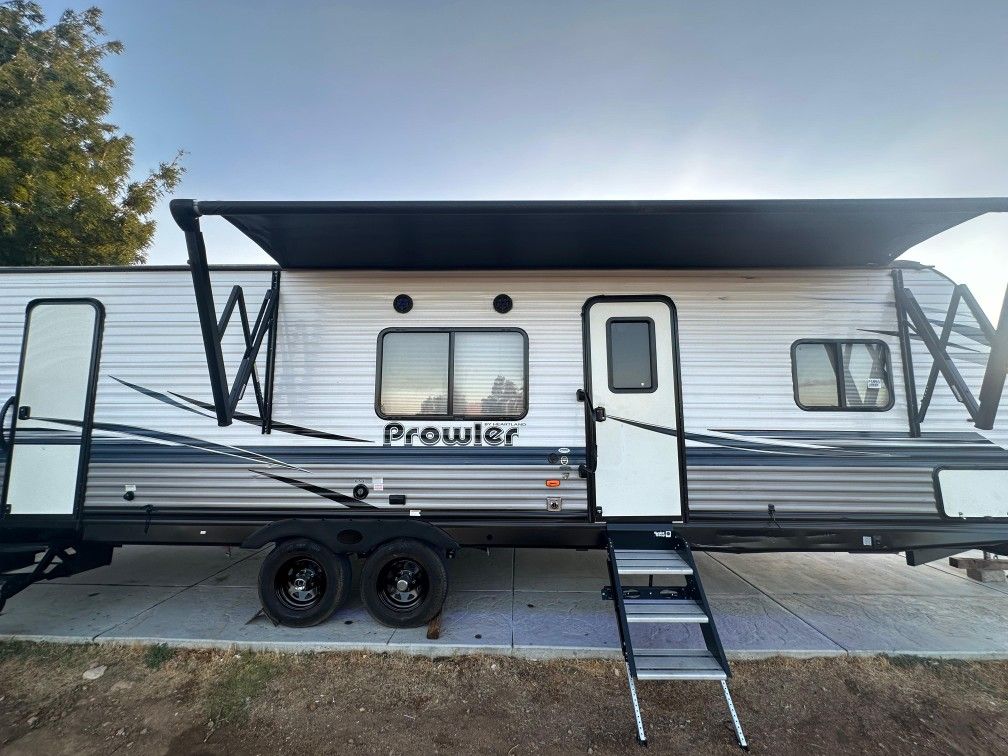 2021 POWLER LUXURY RV