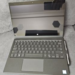 Latitude 12 7000 Series 2-in-1 Tablet (7275) 4K screen