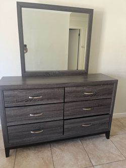 Kids mirror and dresser