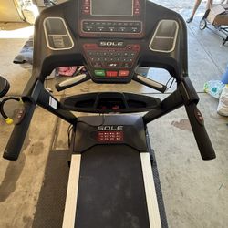 Sole F85 Treadmill — Commercial Quality & Heavy Duty