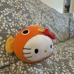 Hello kitty Plushie 