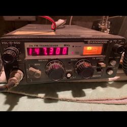 KENWOOD TR-7400A PORTABLE FM TRANSCEIVER - HAM RADIO - w MICROPHONE