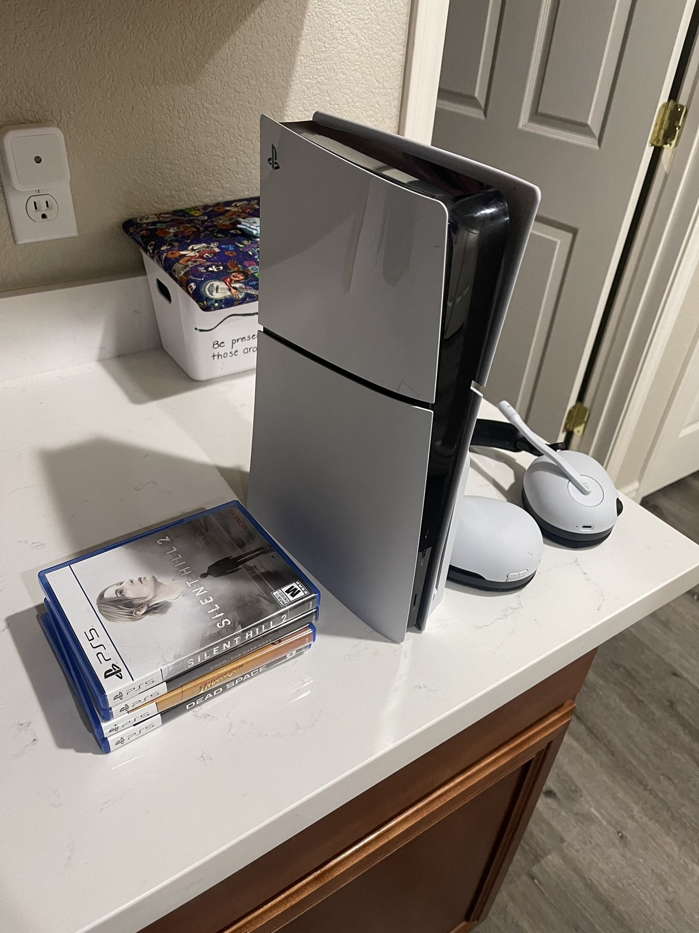 Ps5 Slim Disc Edition with games and Turtle Beach Headset
