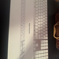 Apple Keyboard