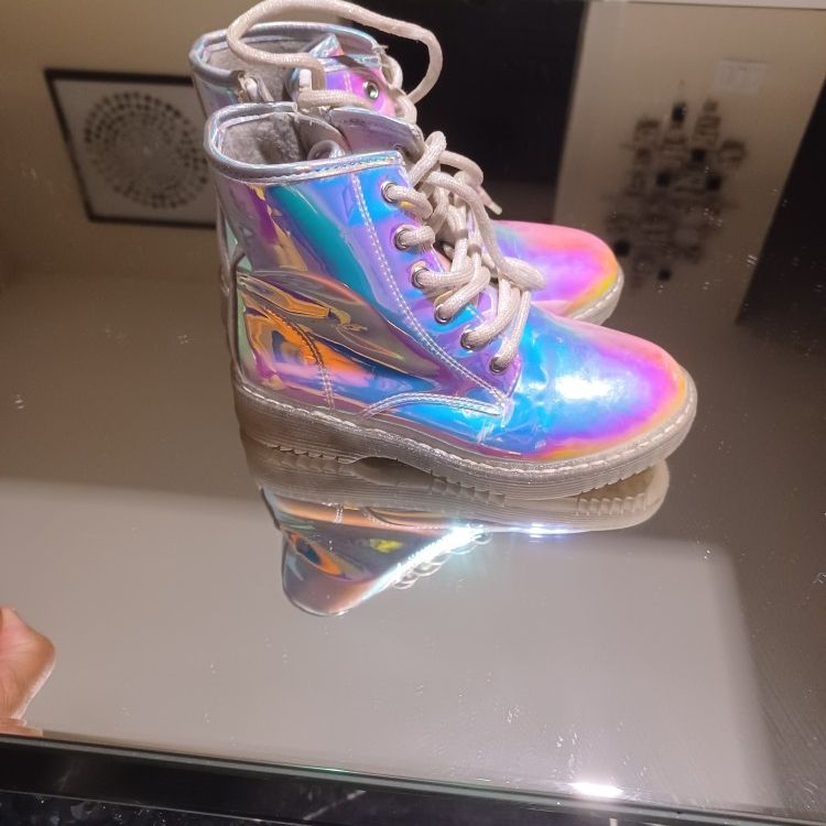 Festy besty shop holographic boots