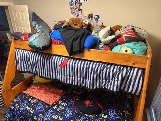 Full and twin bunk beds