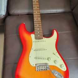 Squire By Fender Stratocaster Guitar/ Sun Burst 