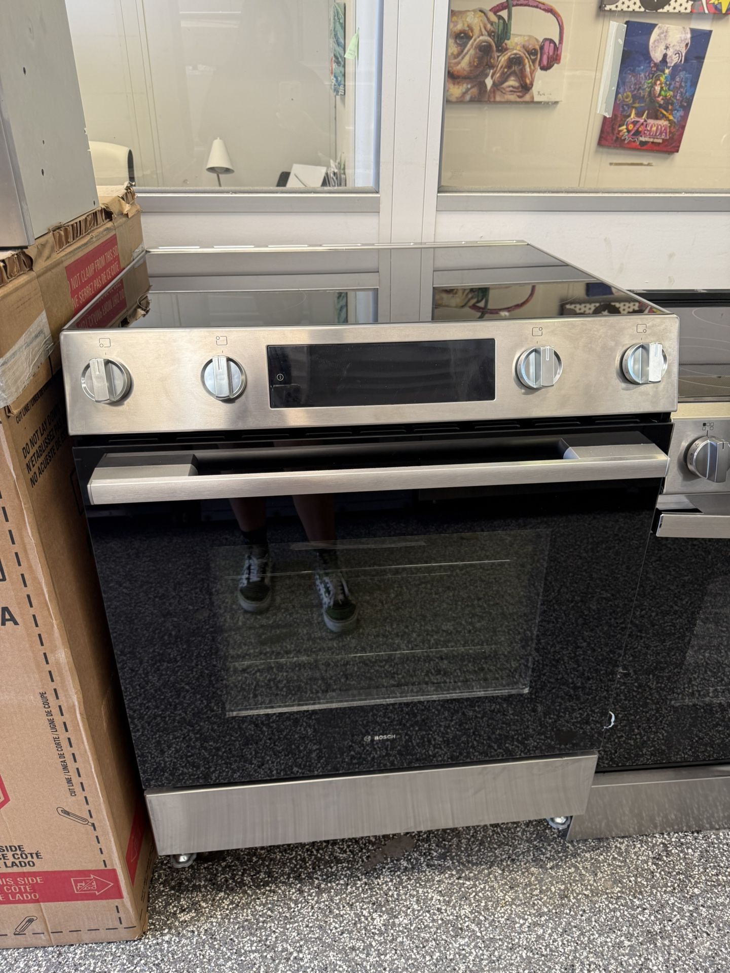 New Bosch 30” Electric Slide In Stove