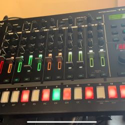 Roland TR8s 