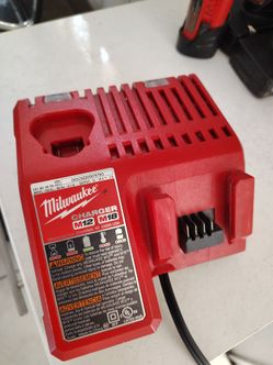 Milwaukee charger dual 18 and 12 volt