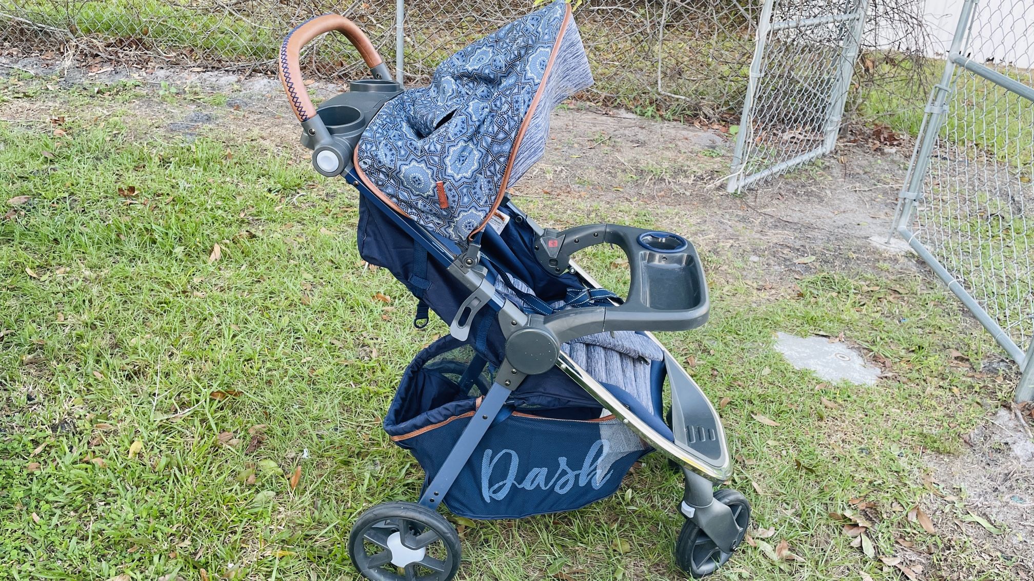 Dash Stroller | Great condition | Selling ASAP
