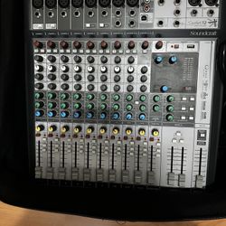 Soundcraft Signature 12 Mtk Mixer With Gator Bag