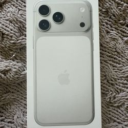 iPhone 17 Pro MAX 2T Unlocked / Apple Invoice Included