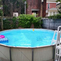 Free pool with Ladder