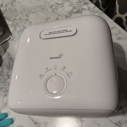 UV Sanitizer and Dryer