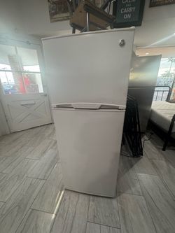 Mini fridge 60Hx24W