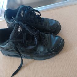 Size 2 Black Tennis Shoes 