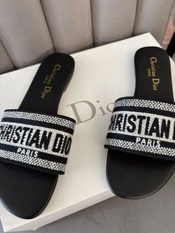Sandles