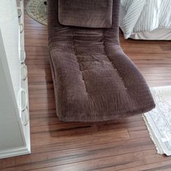 Chaise Lounge Chair