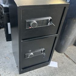 Brand New Double Heavy Duty Safe Worth $390 