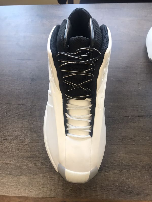 Kobe Bryant Original Adidas 2000 shoe Size 10 White never worn for Sale in Los Angeles, CA - OfferUp
