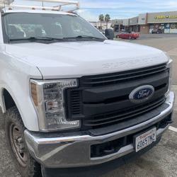 2018 Ford Utility Truck 