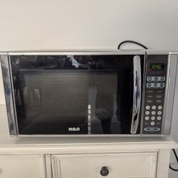 RCA 1.1 CU FT Stainless Steel Design Microwave (RMW1138)