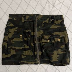 Army print mini skirt