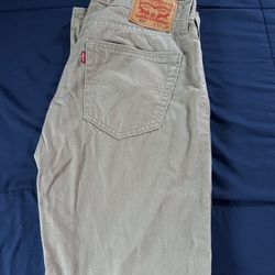 Men Levi’s Pants 