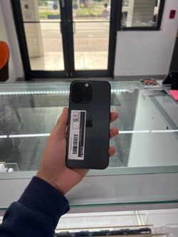 iPhone 16 Pro Max 256GB (Unlocked)